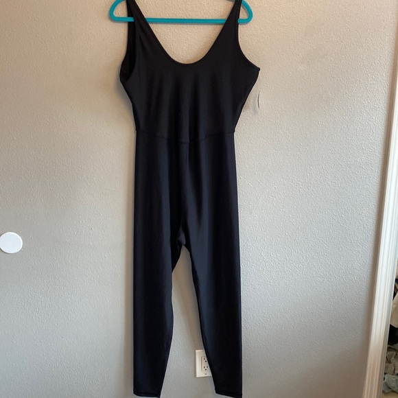 NWT- Old Navy- Sleevless powersoft 7/8 length bodysuit- Black1 Size XL Tall - Picture 4 of 10